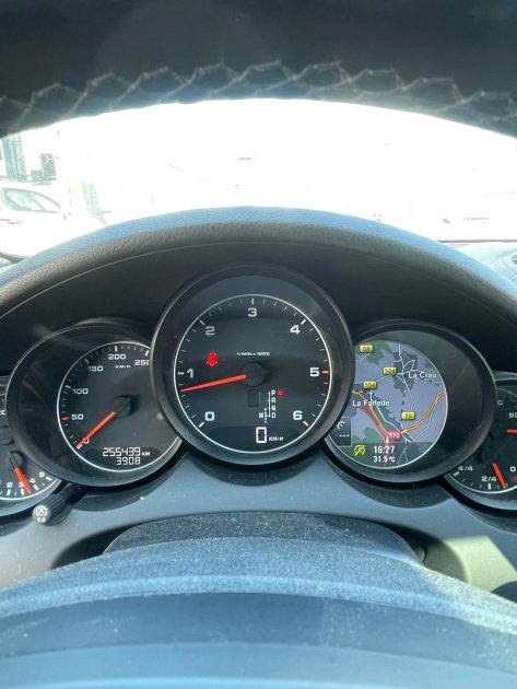 PORSCHE CAYENNE  3.0D - 24V V6 TURBO   DIESEL  FULL OPTION 