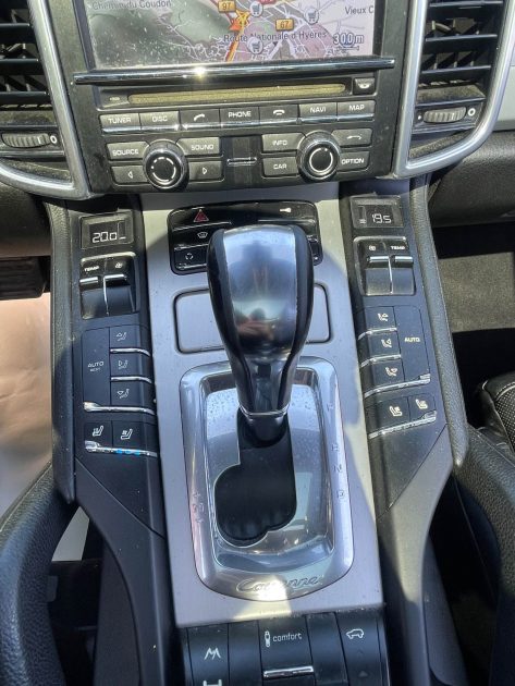 PORSCHE CAYENNE  3.0D - 24V V6 TURBO   DIESEL  FULL OPTION 