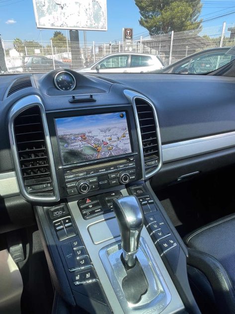 PORSCHE CAYENNE  3.0D - 24V V6 TURBO   DIESEL  FULL OPTION 