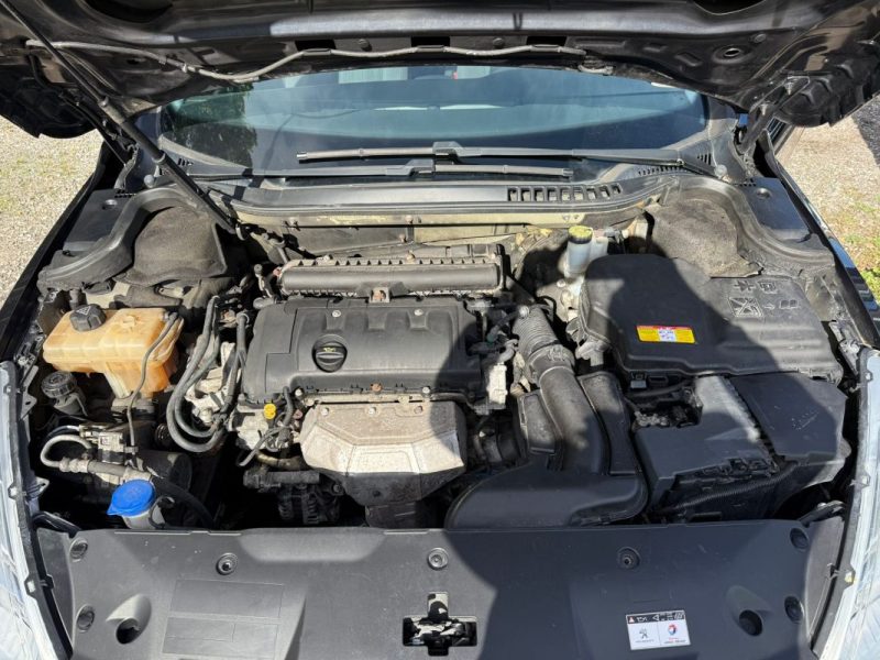 PEUGEOT 5081.6i VTI 120CV ACCES BVA BMP6