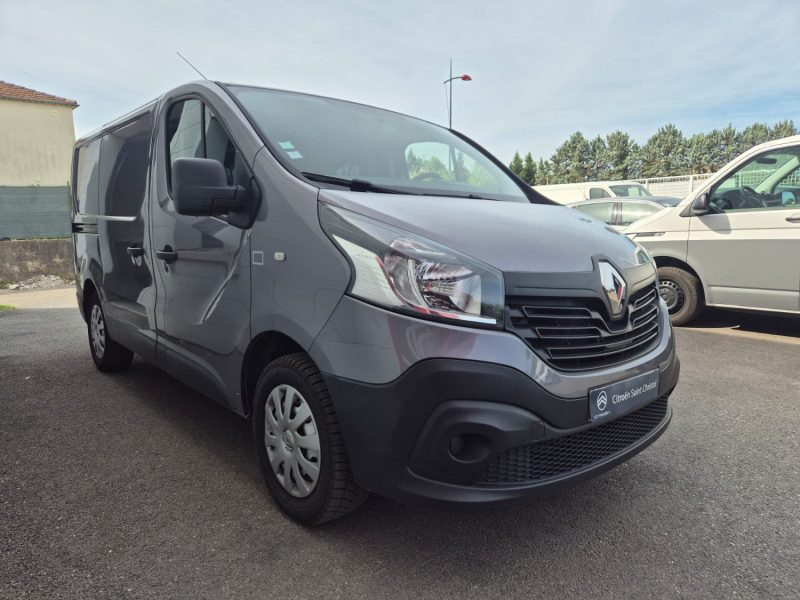 RENAULT TRAFIC 2015