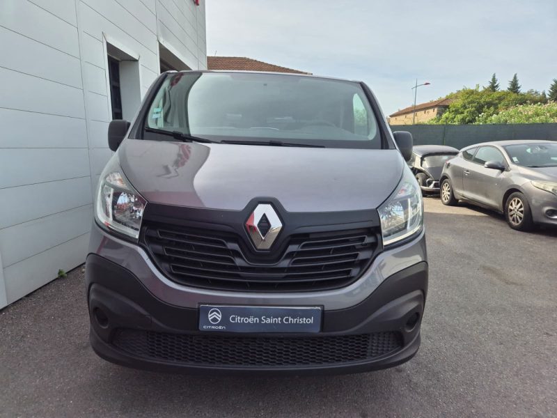 RENAULT TRAFIC 2015