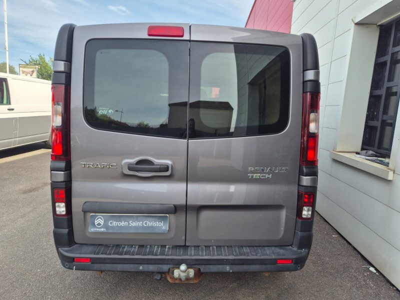 RENAULT TRAFIC 2015