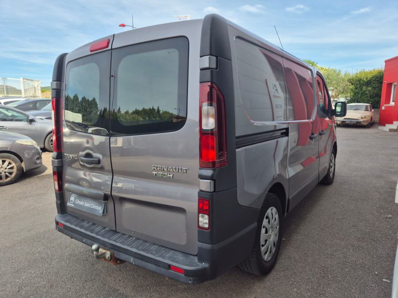 RENAULT TRAFIC 2015