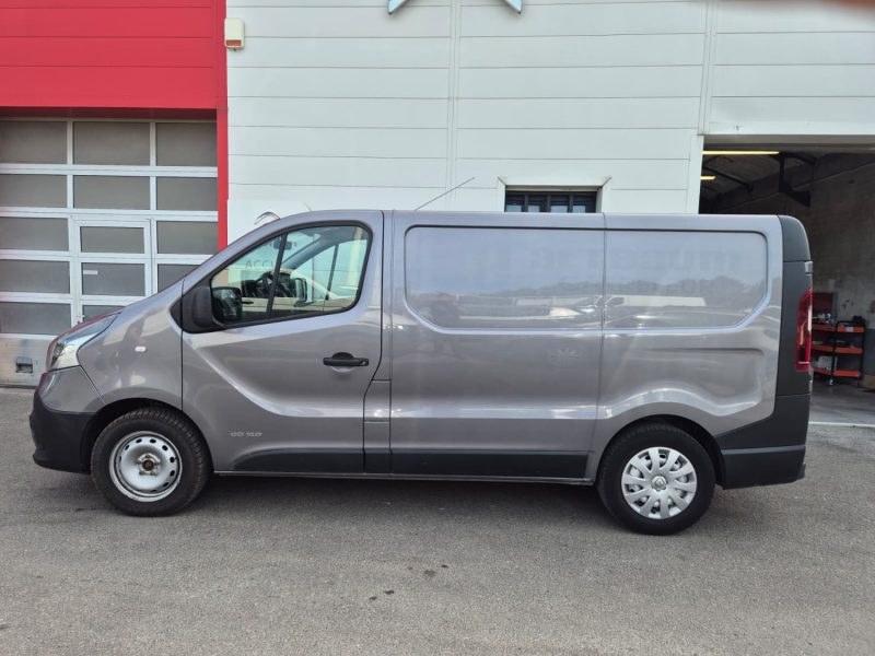 RENAULT TRAFIC 2015
