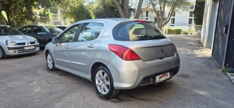 Peugeot 308 1.6l e-HDI 112ch Allure phase 2 BMP 6, *Clim auto*, *Toit panoramique*, *Boîte automatiq
