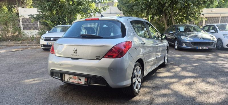 Peugeot 308 1.6l e-HDI 112ch Allure phase 2 BMP 6, *Clim auto*, *Toit panoramique*, *Boîte automatiq