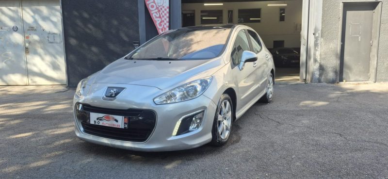 Peugeot 308 1.6l e-HDI 112ch Allure phase 2 BMP 6, *Clim auto*, *Toit panoramique*, *Boîte automatiq