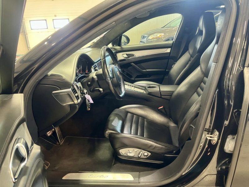 PORSCHE PANAMERA TURBO 2011