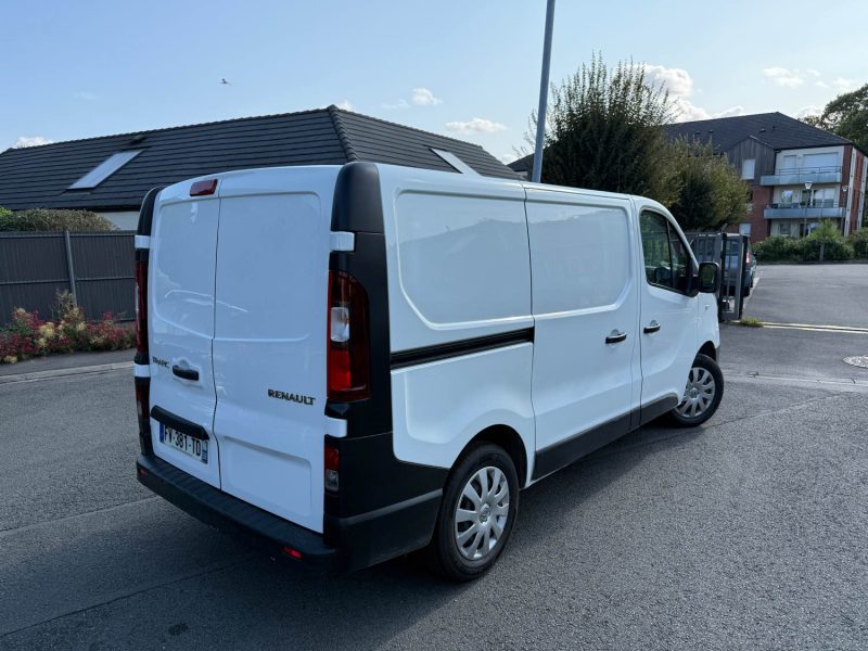 RENAULT TRAFIC 2020