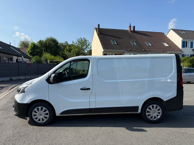 RENAULT TRAFIC 2020