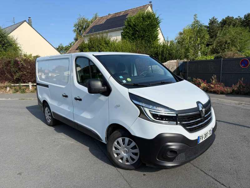 RENAULT TRAFIC 2020