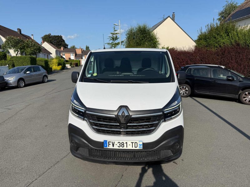 RENAULT TRAFIC 2020