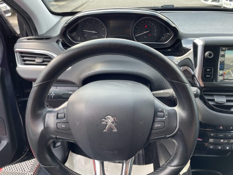 PEUGEOT 208 2015