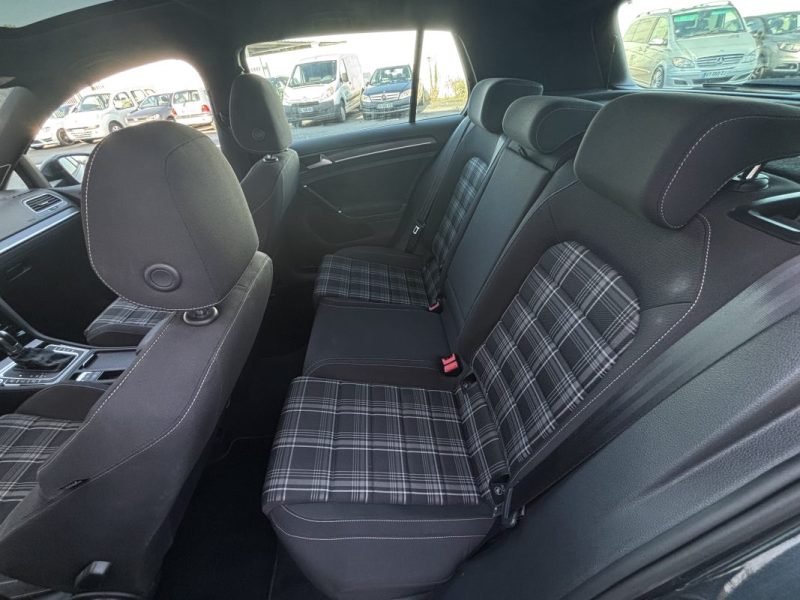 VOLKSWAGEN GOLF 2017