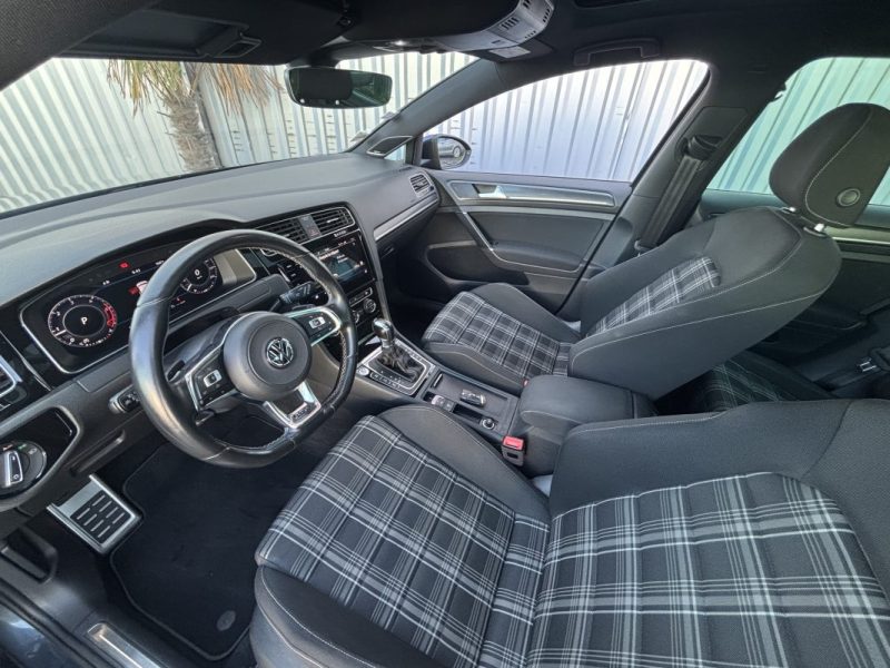 VOLKSWAGEN GOLF 2017