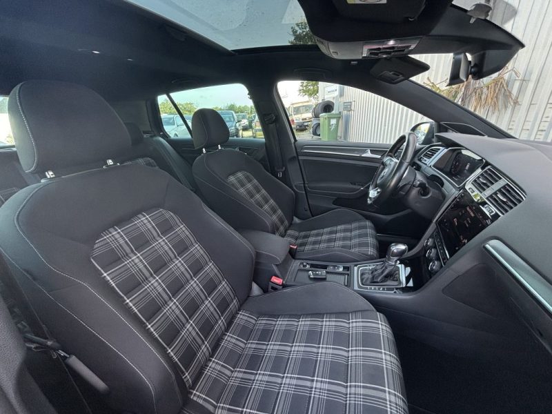 VOLKSWAGEN GOLF 2017