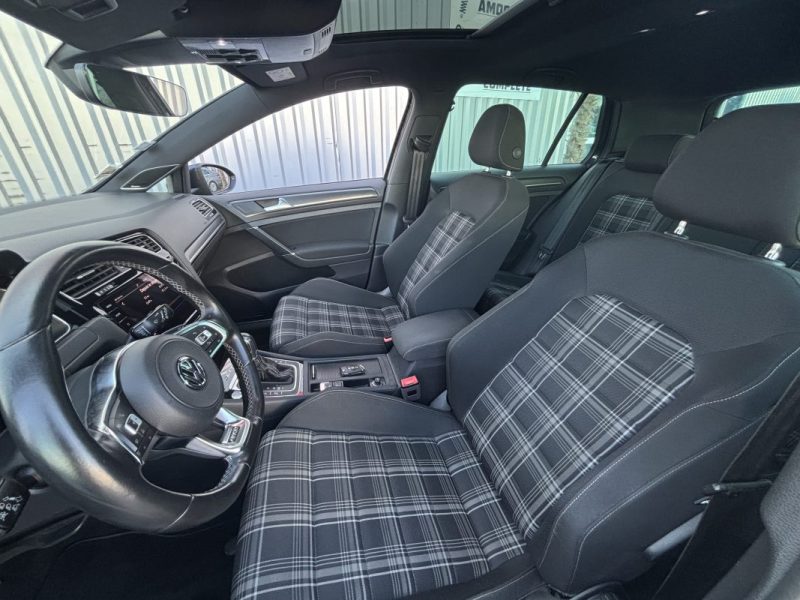 VOLKSWAGEN GOLF 2017