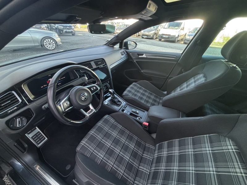 VOLKSWAGEN GOLF 2017