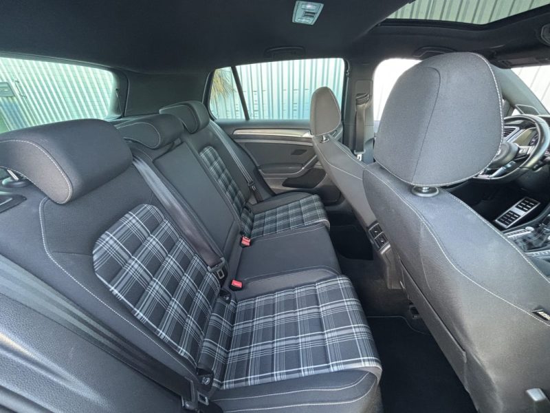 VOLKSWAGEN GOLF 2017