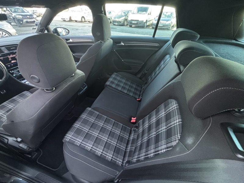 VOLKSWAGEN GOLF 2017