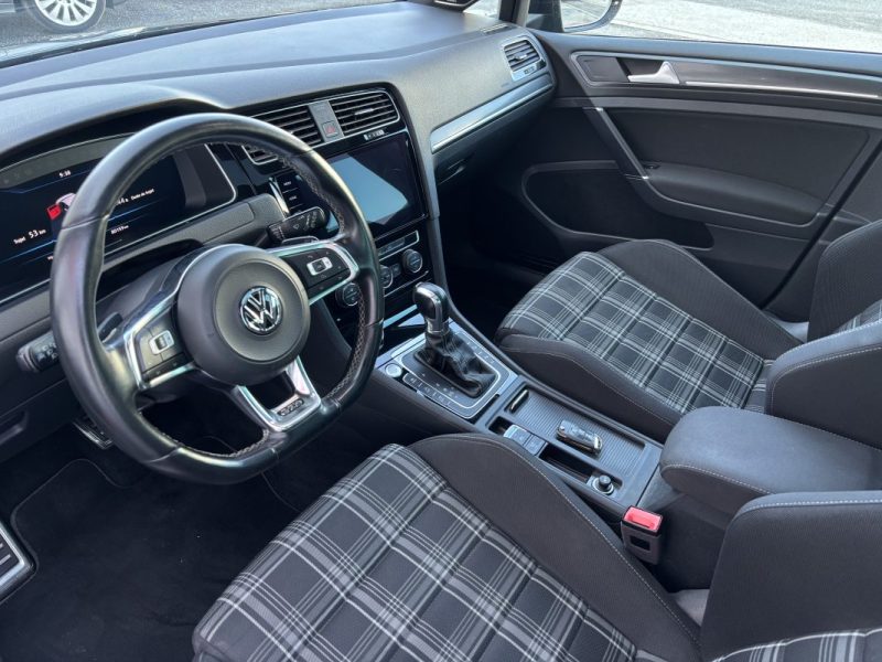VOLKSWAGEN GOLF 2017