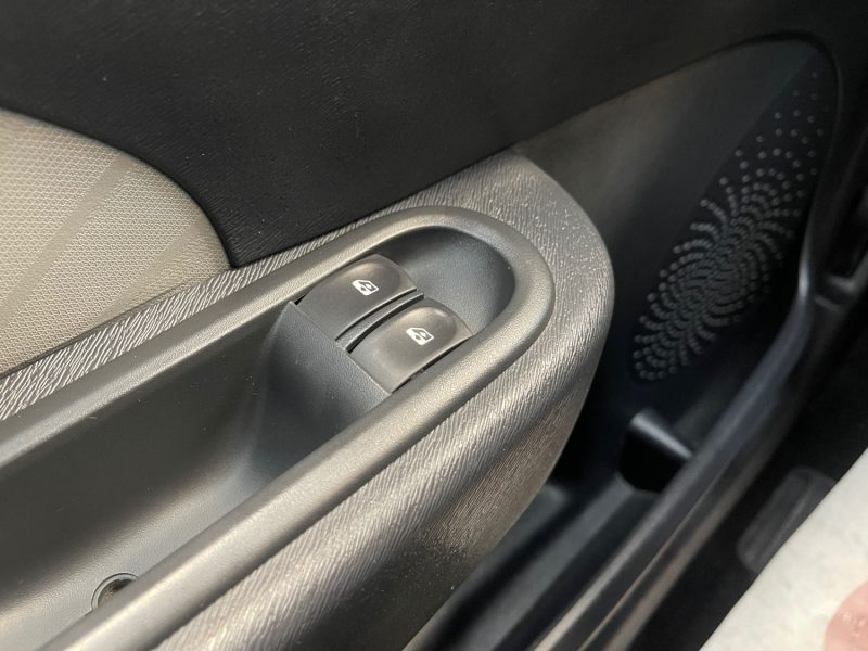 RENAULT TWINGO II 2011