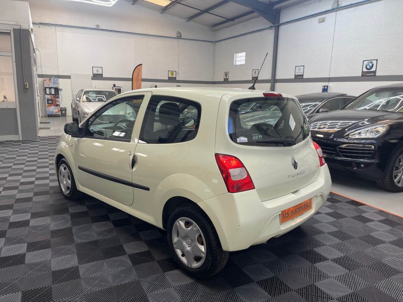 RENAULT TWINGO II 2011