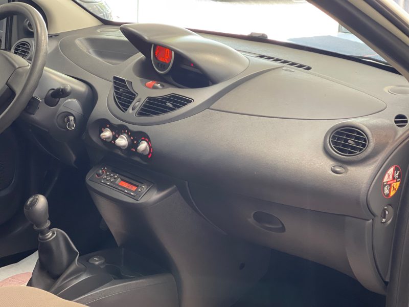 RENAULT TWINGO II 2011