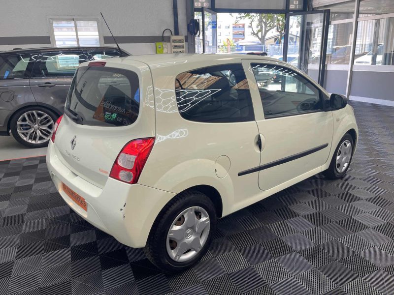 RENAULT TWINGO II 2011
