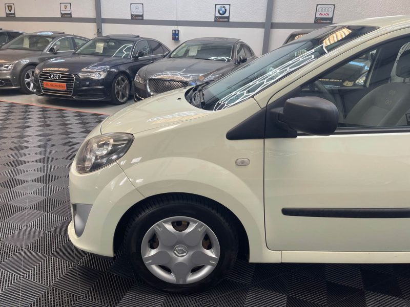 RENAULT TWINGO II 2011