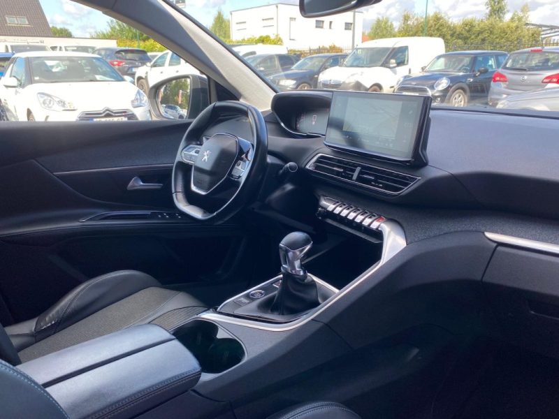 PEUGEOT 5008 1.5 BlueHDi 130ch Allure Pack 7 places 🚙 Suivi complet ✅