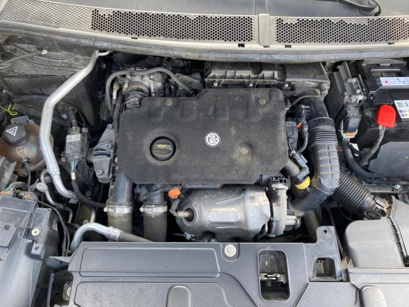 PEUGEOT 5008 1.5 BlueHDi 130ch Allure Pack 7 places 🚙 Suivi complet ✅