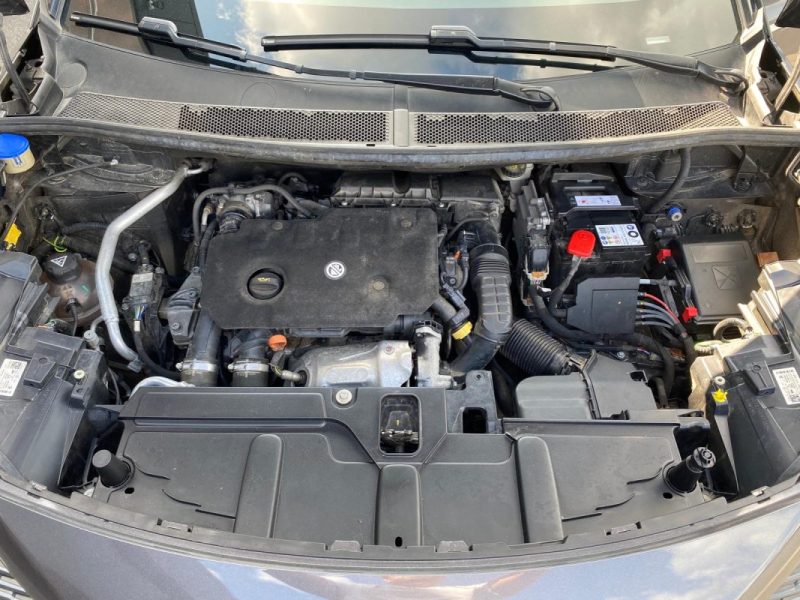 PEUGEOT 5008 1.5 BlueHDi 130ch Allure Pack 7 places 🚙 Suivi complet ✅