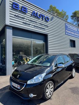 PEUGEOT 208 2013