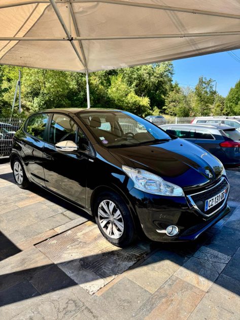 PEUGEOT 208 2013