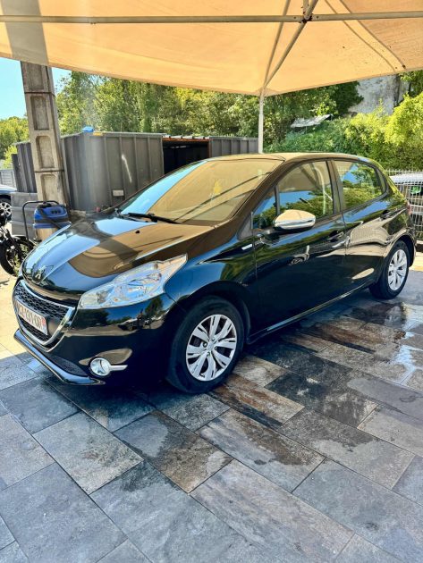 PEUGEOT 208 2013
