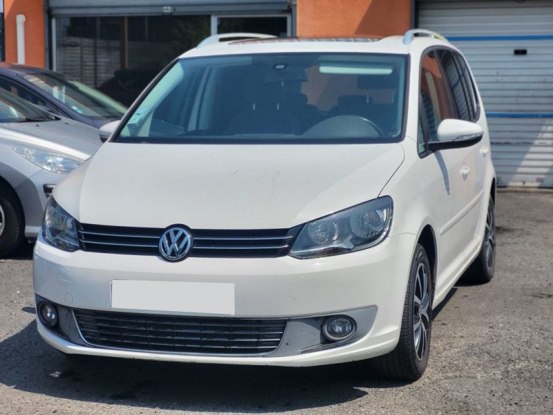 VOLKSWAGEN TOURAN 2012