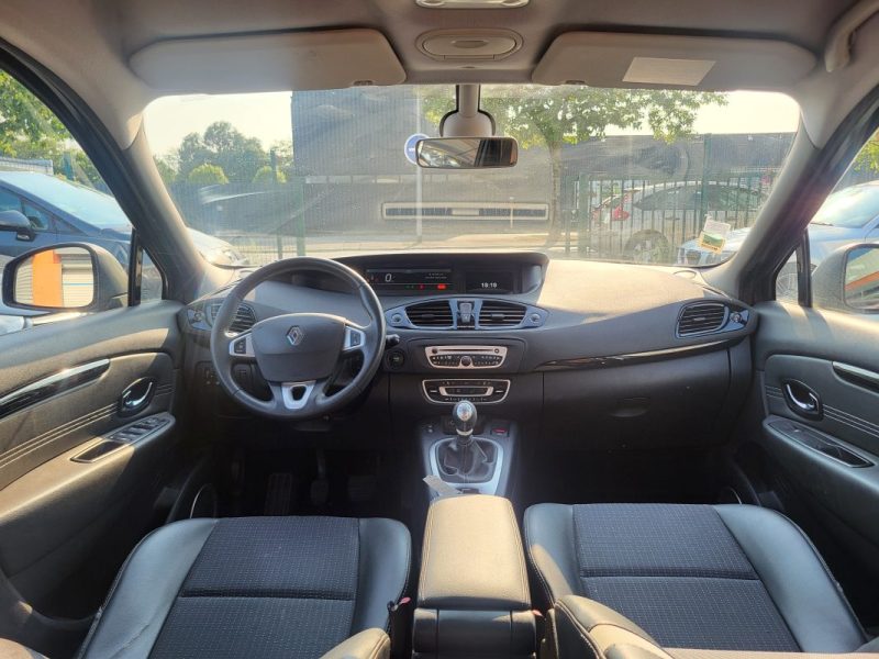 RENAULT SCENIC III 2011