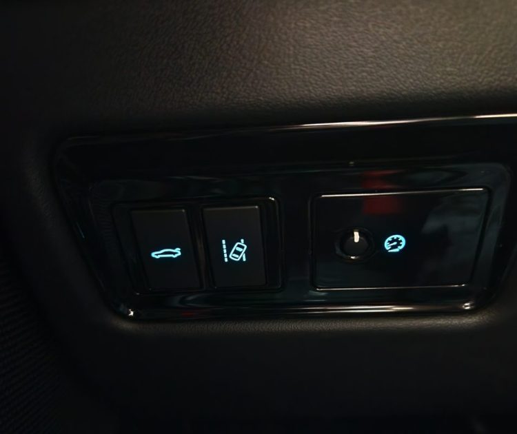 JAGUAR XE 2017 2.0 240 R-SPORT BVA8*MERIDIAN*CAMERA*CUIR*