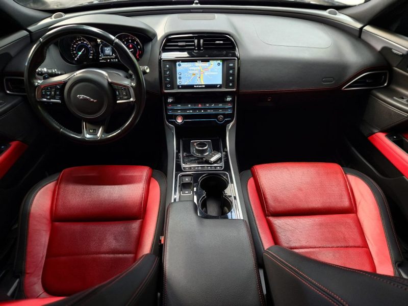 JAGUAR XE 2017 2.0 240 R-SPORT BVA8*MERIDIAN*CAMERA*CUIR*