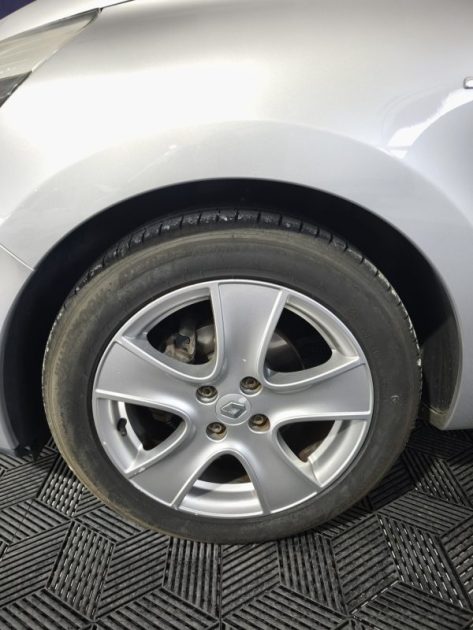 RENAULT CLIO IV 1,2 16 V 75 CV , LIMITED , FAIBLE KILOMETRAGE , GPS