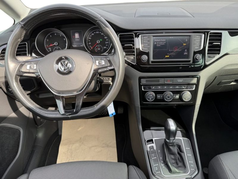 VOLKSWAGEN Golf Sportsvan  2017