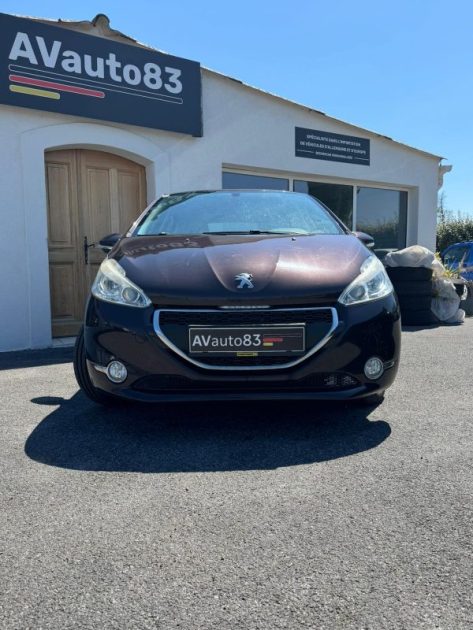 PEUGEOT 208 1.4 VTI 95CV / Moteur à Chaine / Première Main / CT OK 