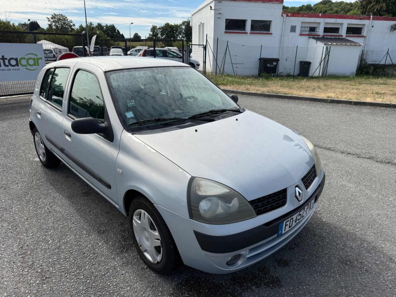 RENAULT CLIO 2002