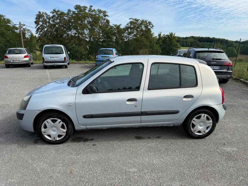 RENAULT CLIO 2002