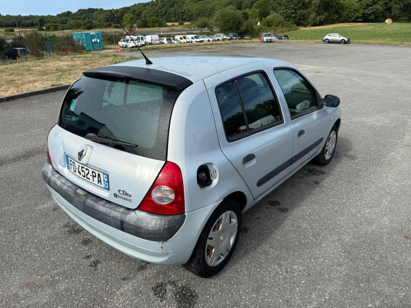 RENAULT CLIO 2002