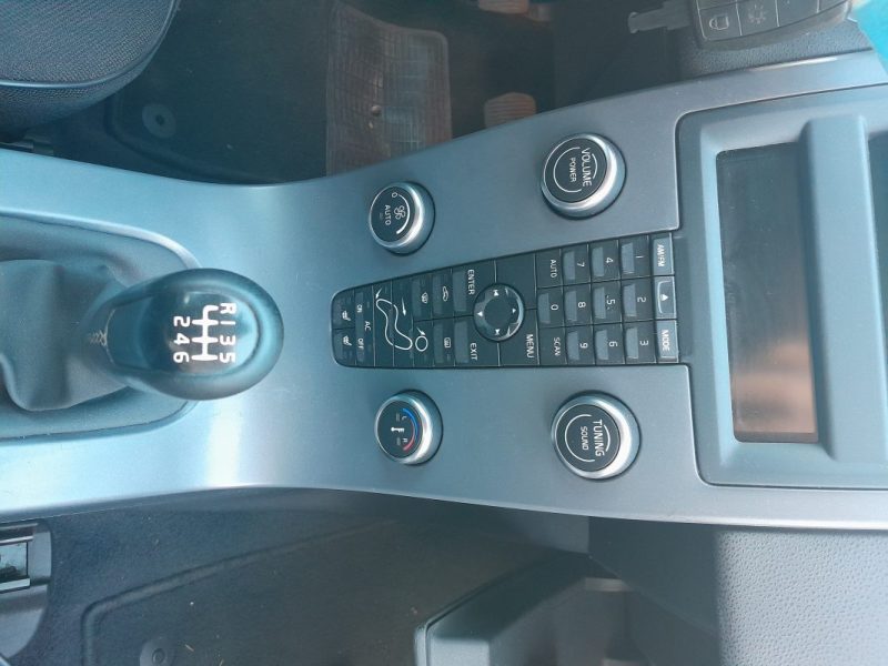 VOLVO V50 D2 KINETIC 1.6d BVM6 115CV 2010