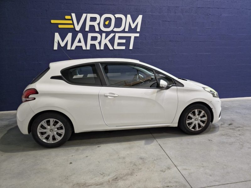 PEUGEOT 208 1.2 PureTech 82ch Active / CARPLAY