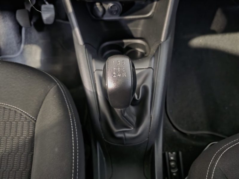 PEUGEOT 208 1.2 PureTech 82ch Active / CARPLAY